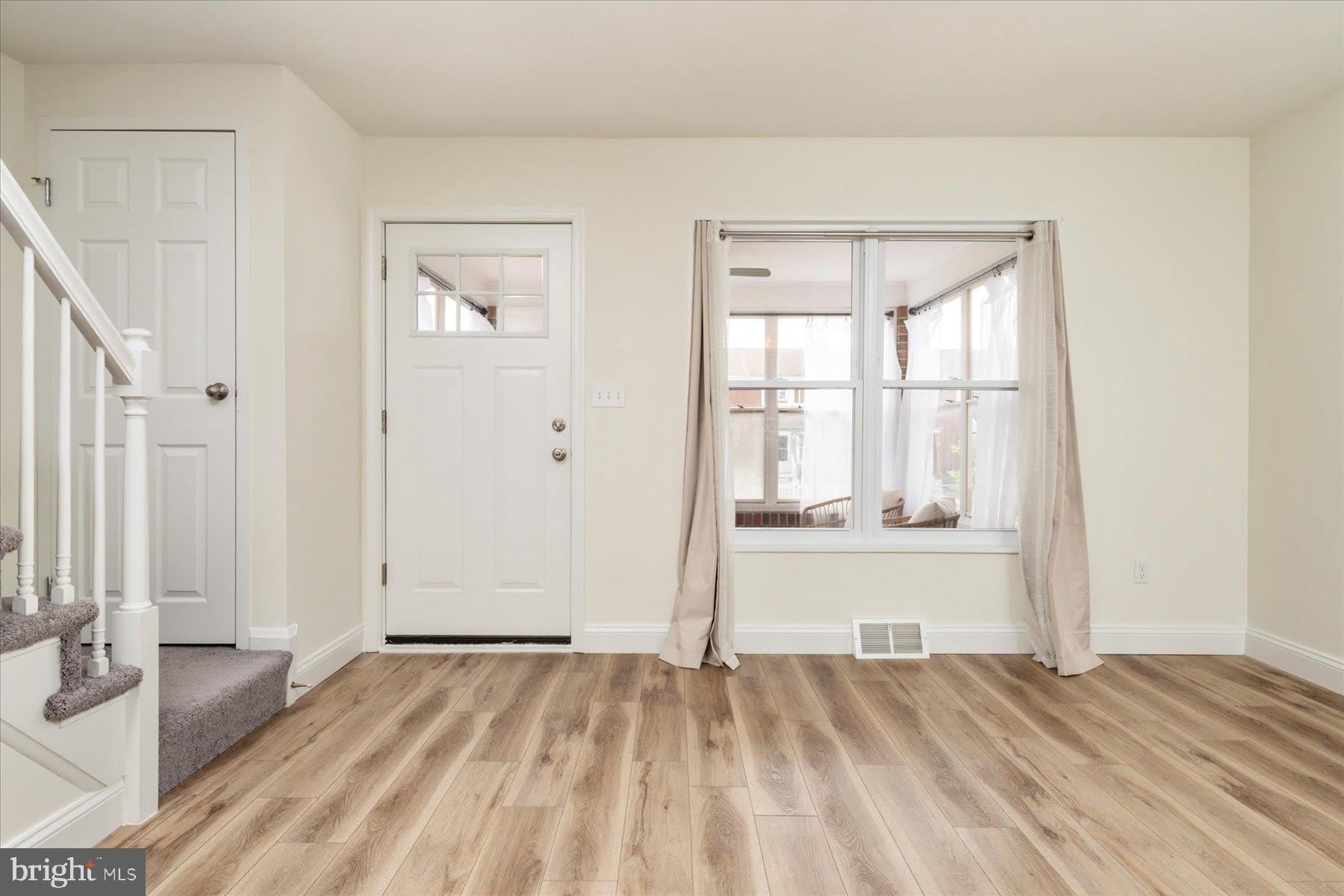 7920 CHARLESMONT Road – photo 2