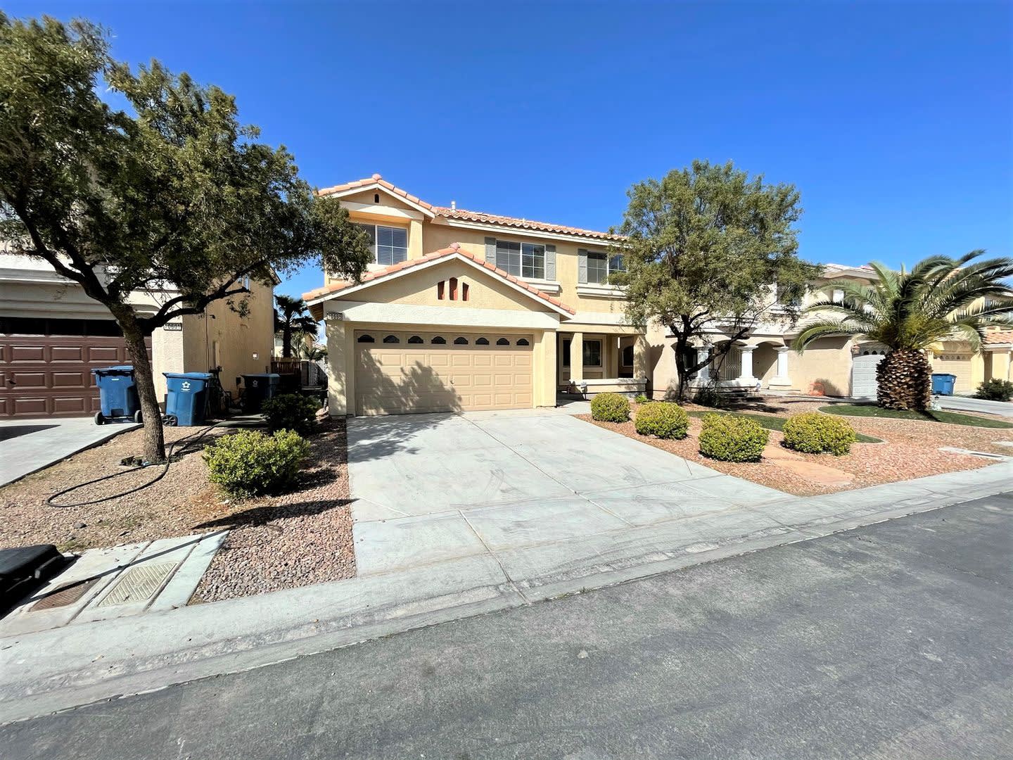 Two-story 4 BR & 3 BA designs offer luxurious amenities both indoors and out! – photo 2