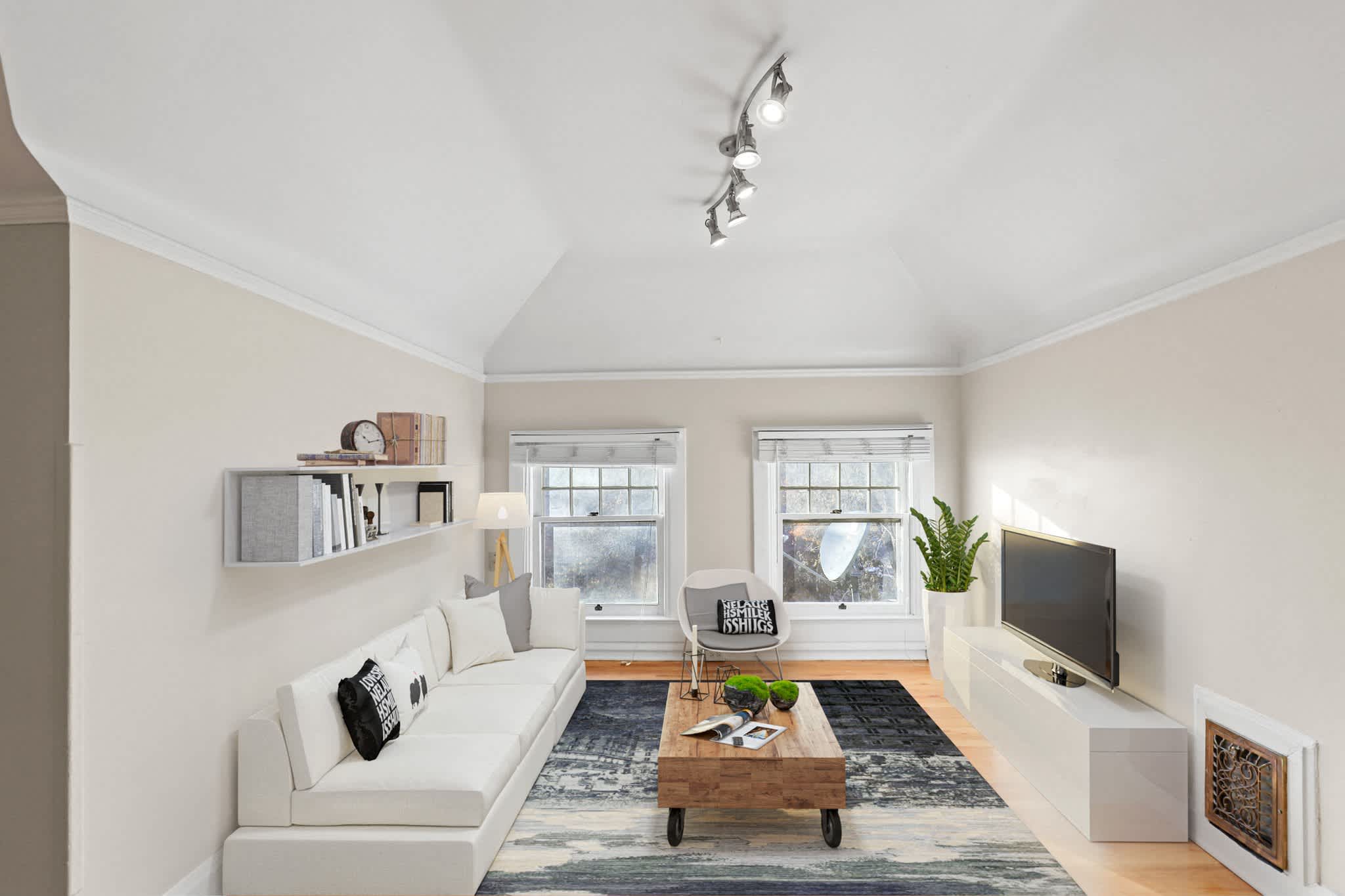 1376 N Williams St – photo 2
