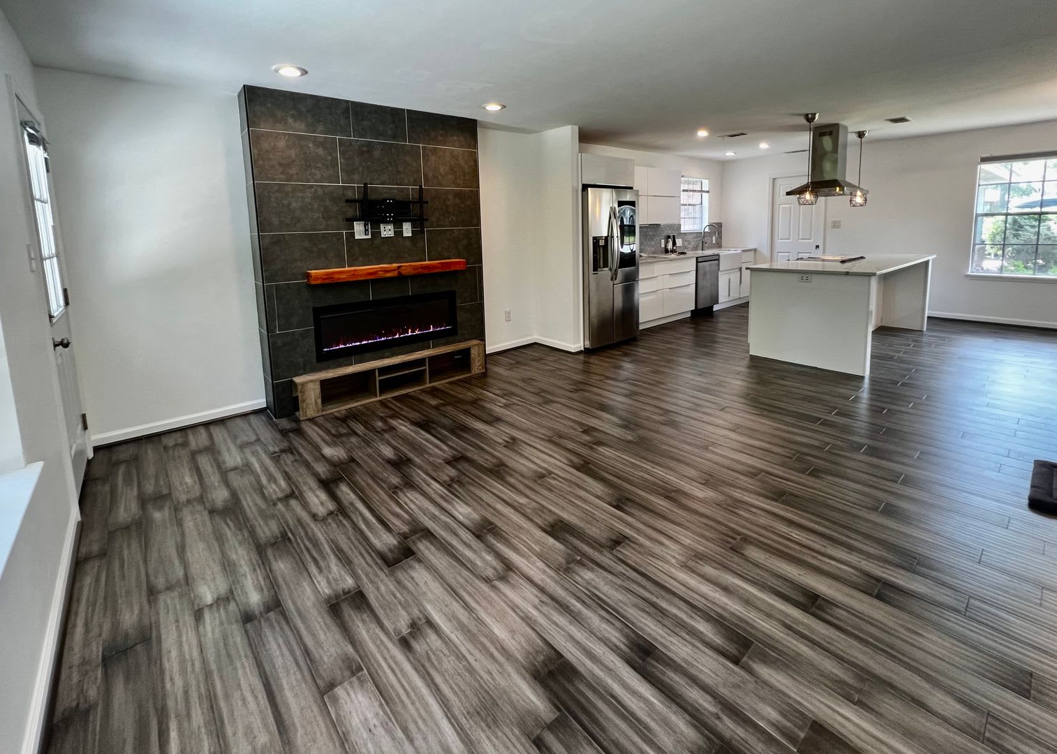 3 bedroom 2 bath home located in Sea Gate Subdivision – photo 4