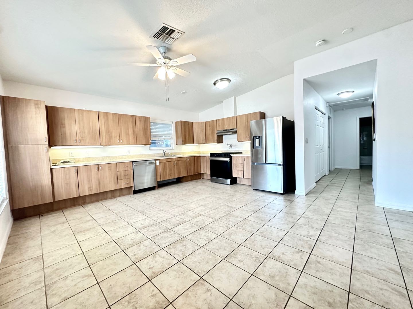 3BR/2BA Oasis with Chef's Kitchen, Private Suite, and Serene Outdoor Haven! – photo 2