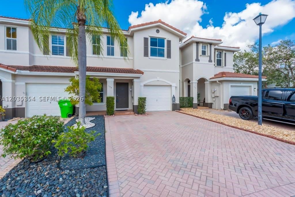 102 Riverwalk Cir – photo 1