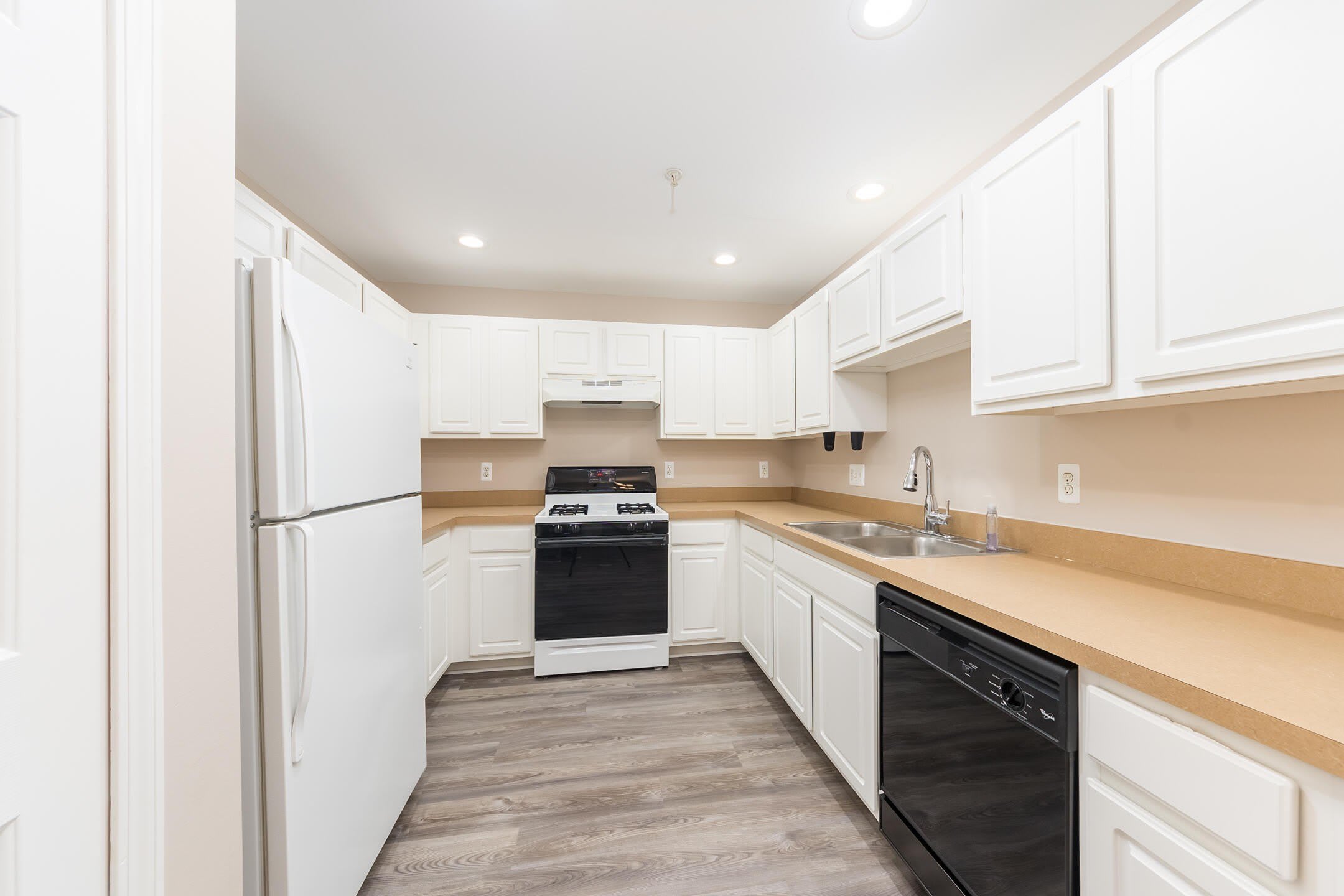 695 River Park Village Boulevard – photo 5