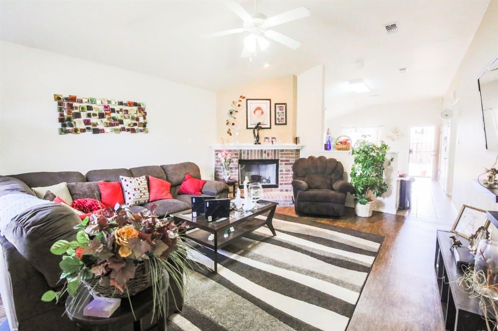 ** BEAUTIFUL HORNES MESA HOME ** – photo 5