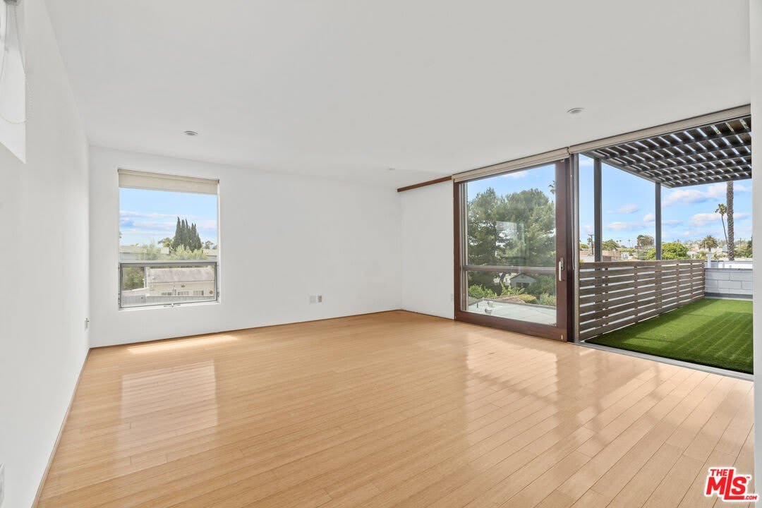 802 Indiana Ave – photo 4