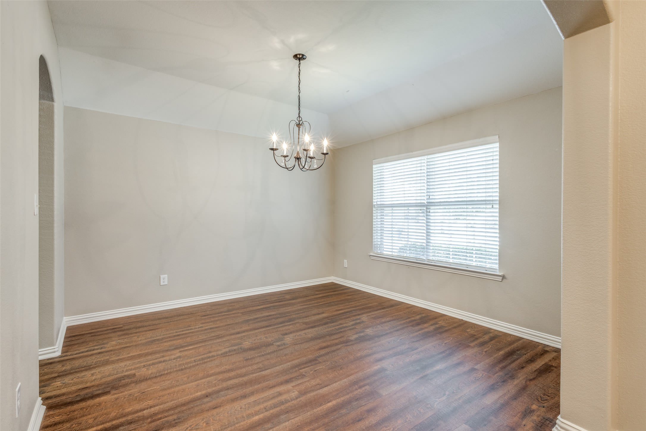 612 Cove Court – photo 4