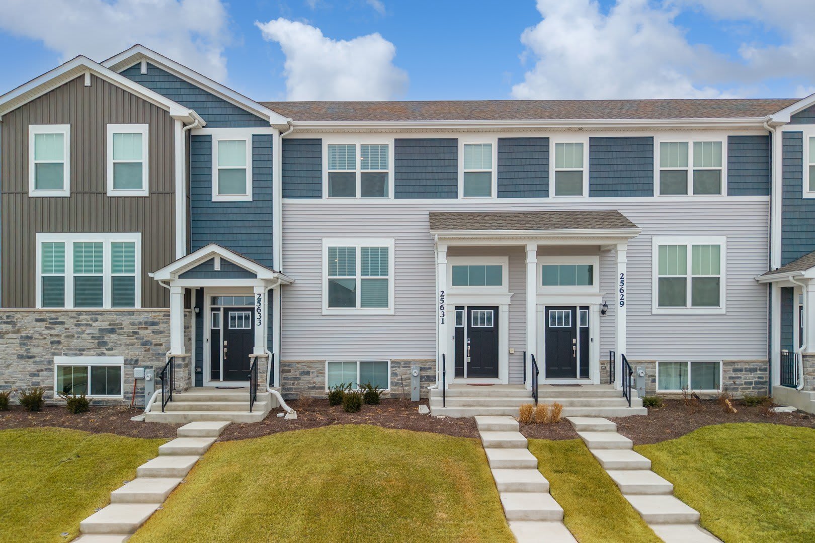 25631 W Wakefield Drive – photo 1