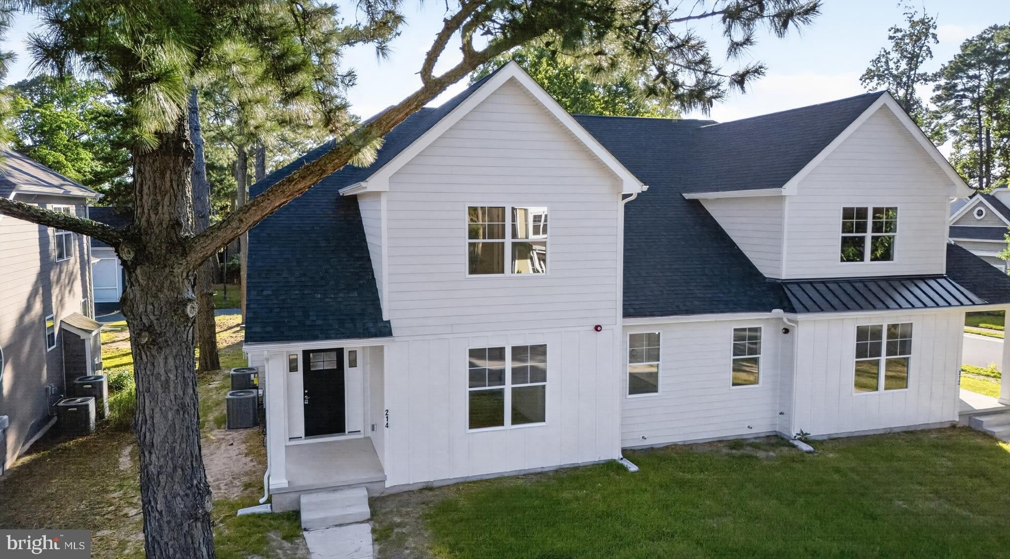 214 CHANDLER Street – photo 4