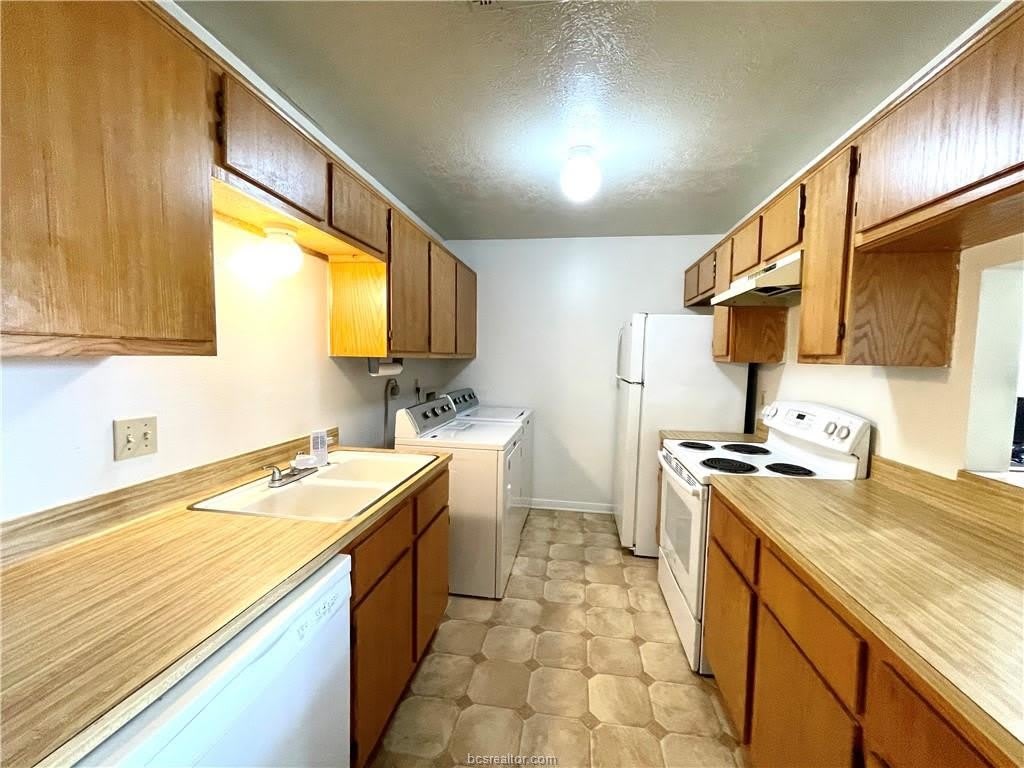 704 Navarro Drive – photo 3