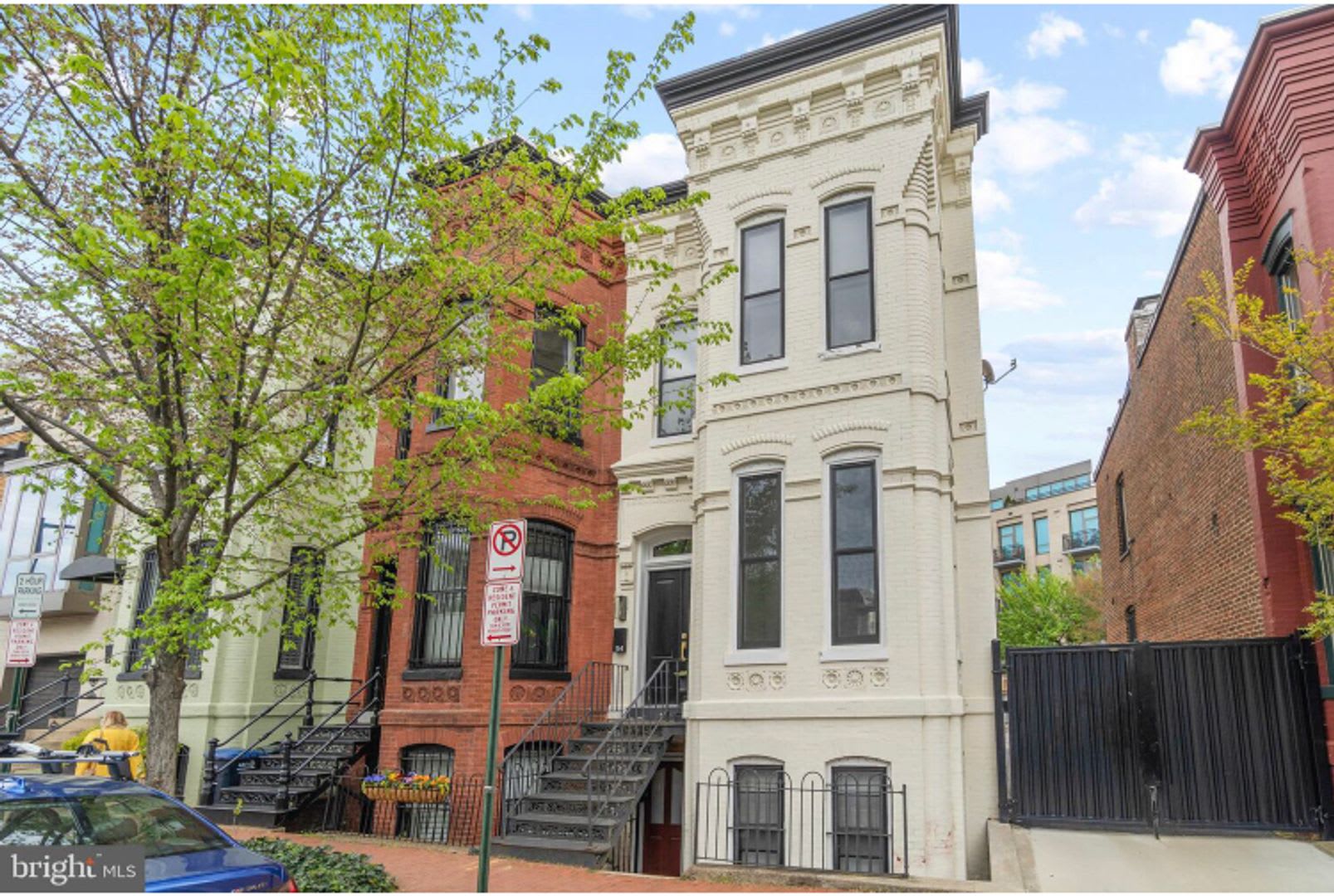 Modern Capitol Hill Location Basement Newly Renovated Unit With 1 Bedroom 1 Bathroom – photo 1