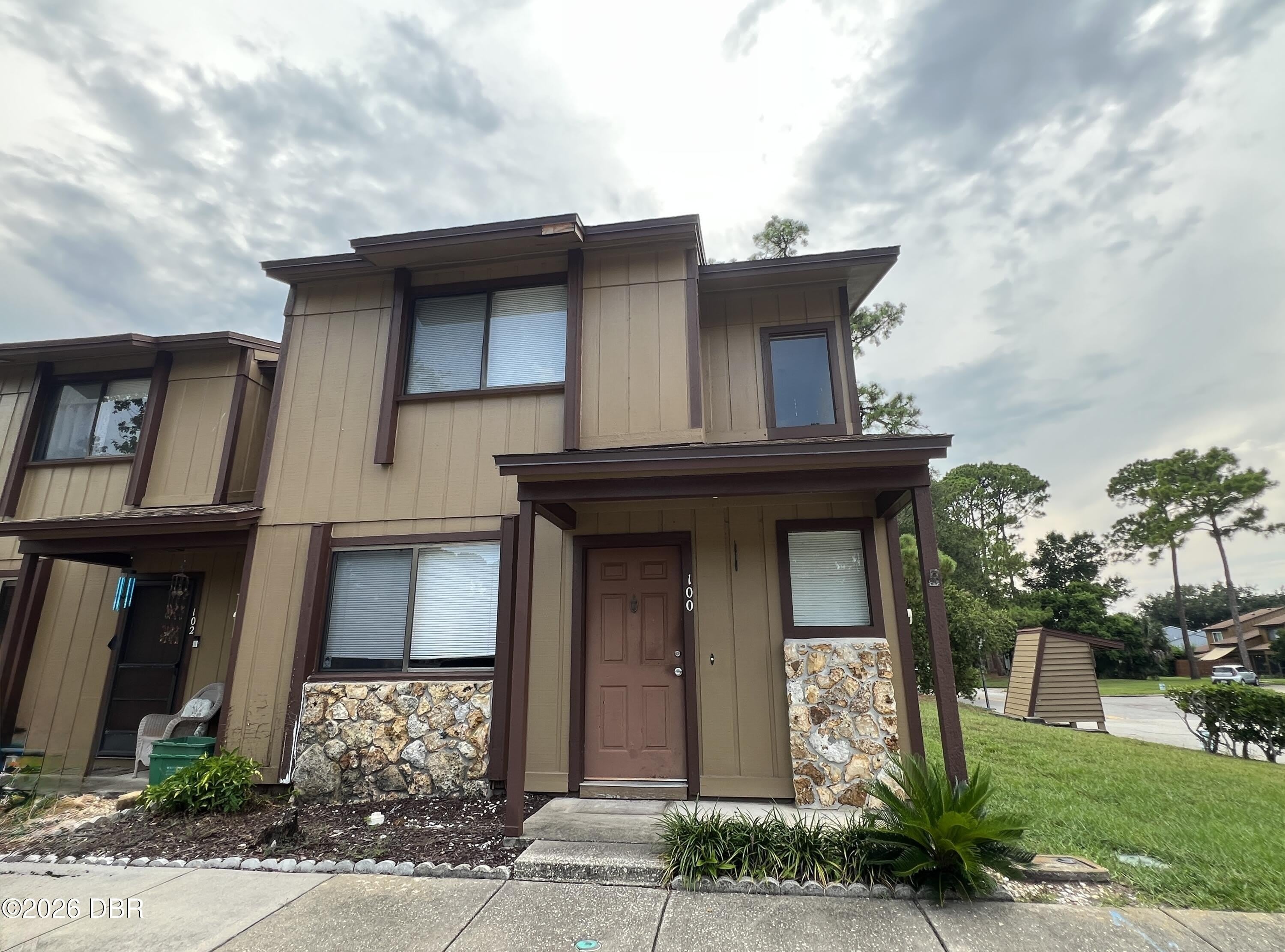 100 E Baywood Square – photo 1