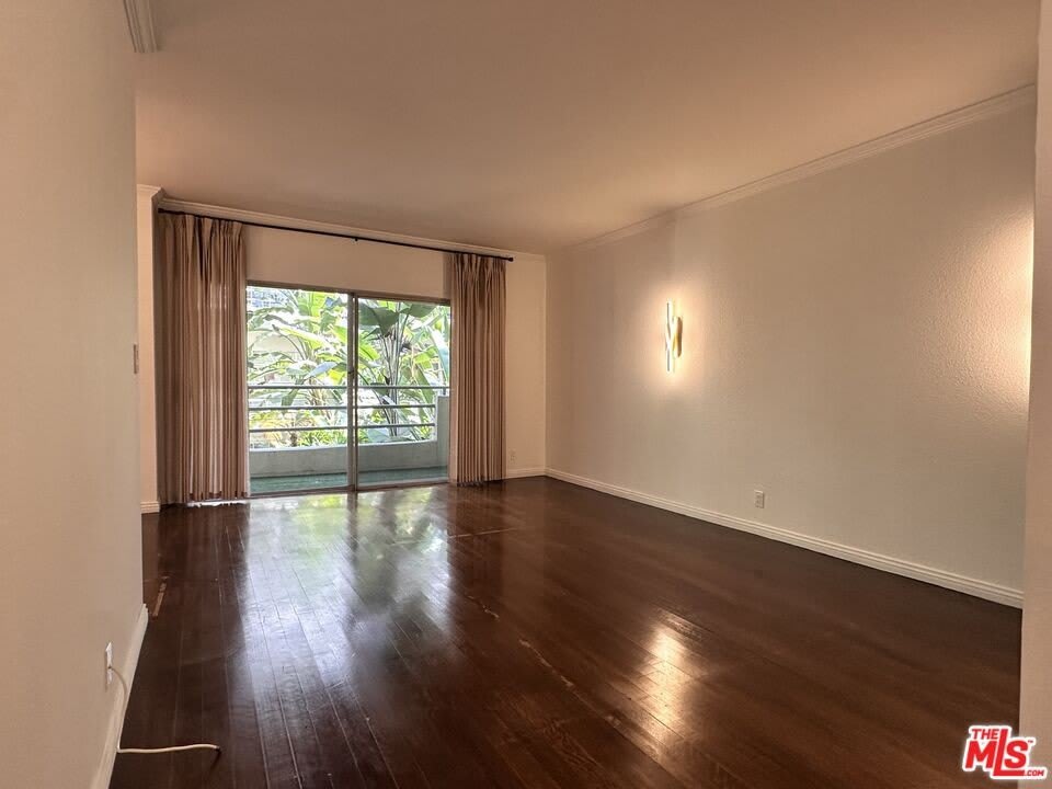 1131 Alta Loma Rd – photo 4