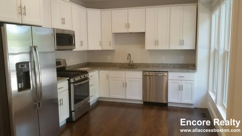 2044 Beacon St – photo 3