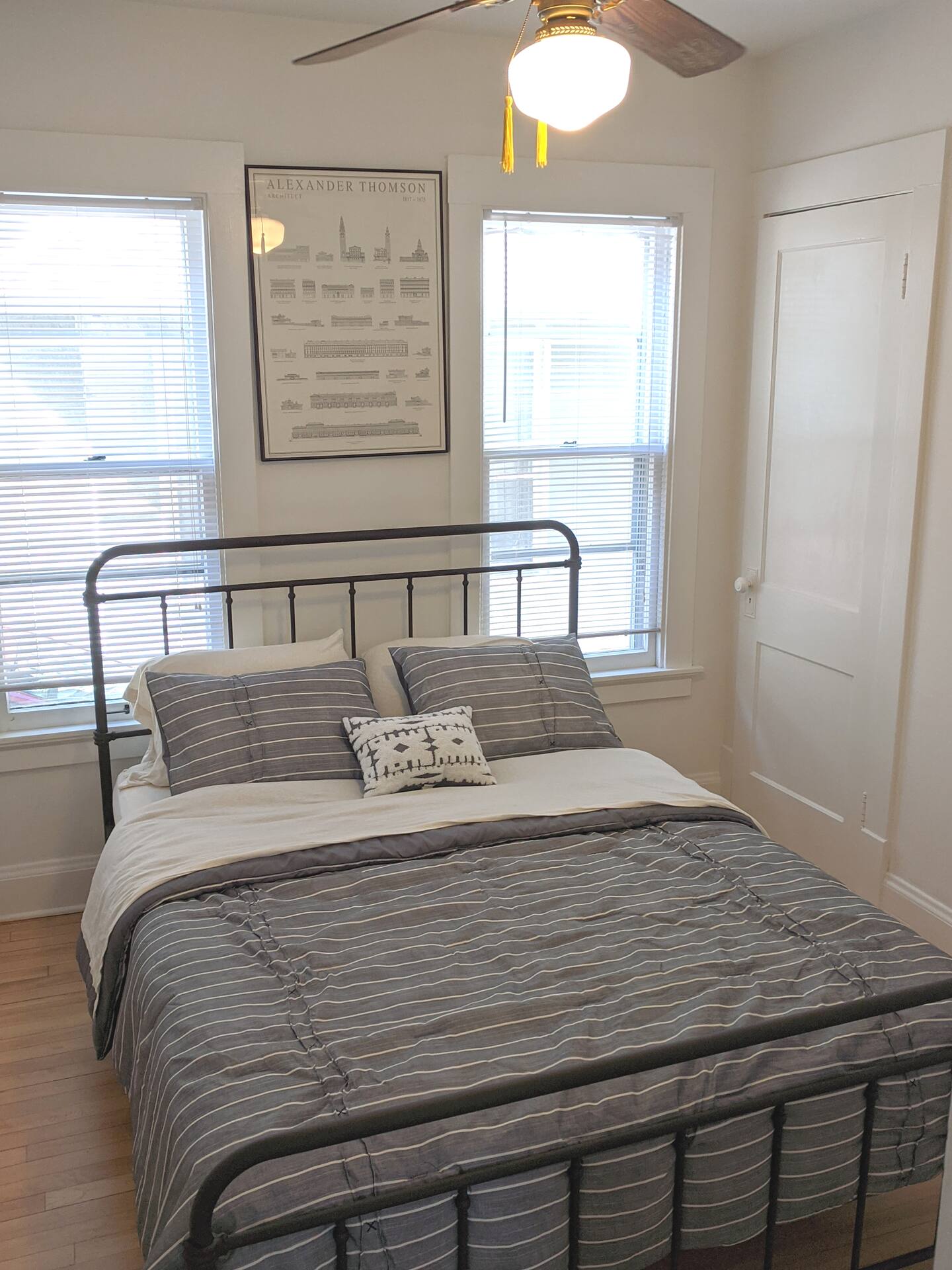 3928 N. Farwell Ave. – photo 3