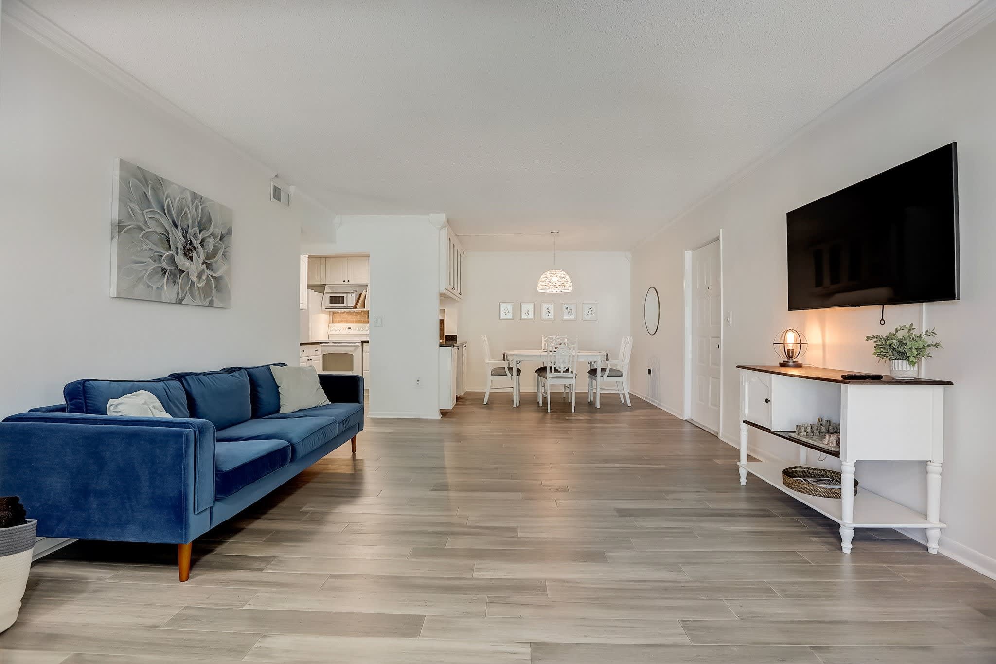 3134 Lake Pine Way – photo 2