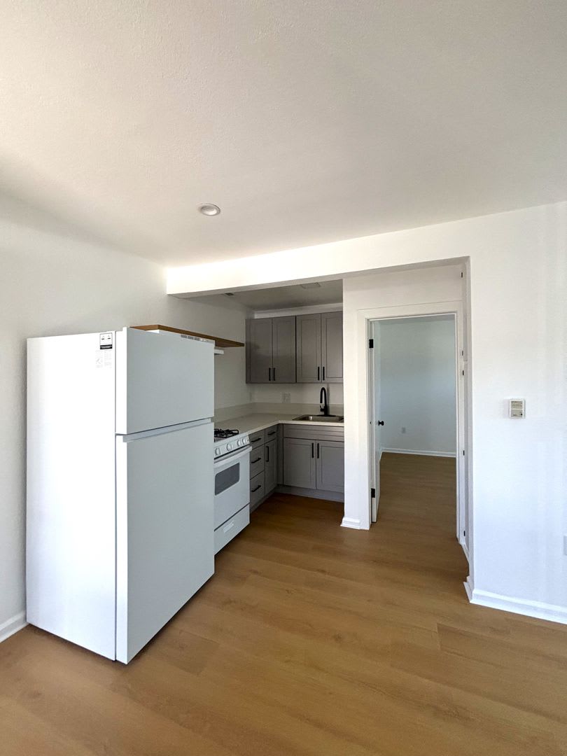1329 W. Carson St. – photo 2