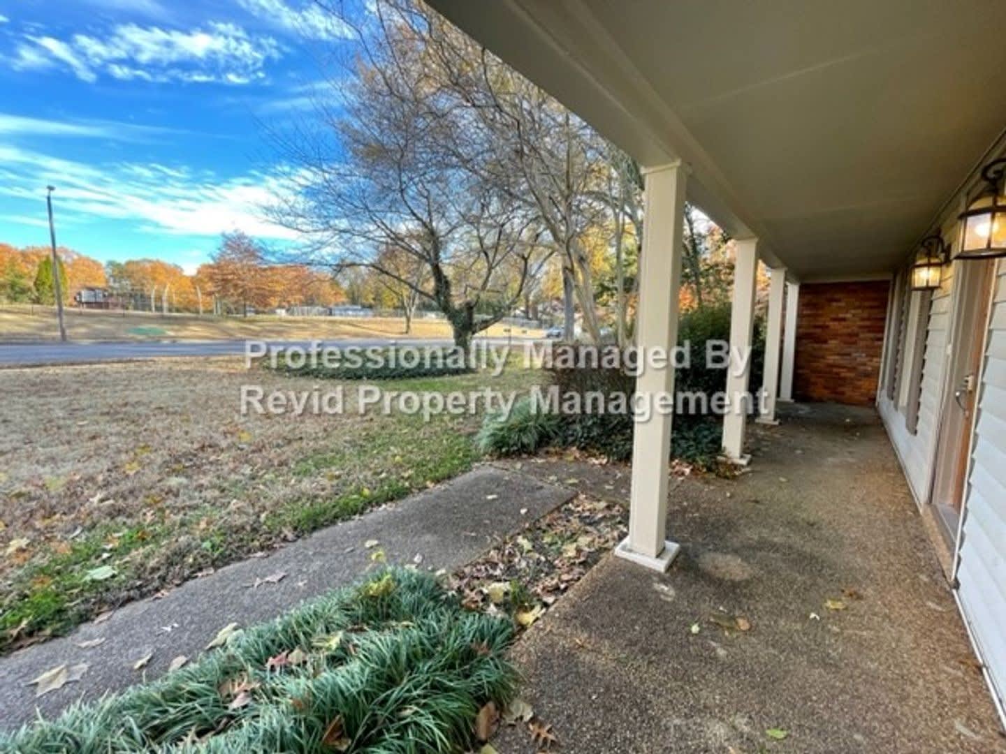 Elegant 4 Bedroom Home In The Heart Of East Memphis – photo 3