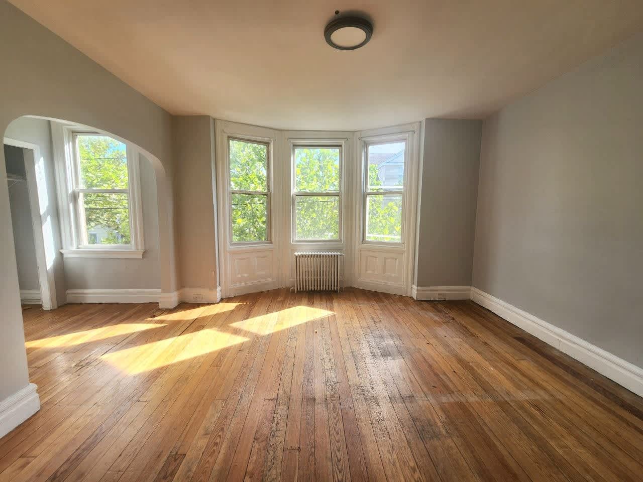 261 New York Ave – photo 3