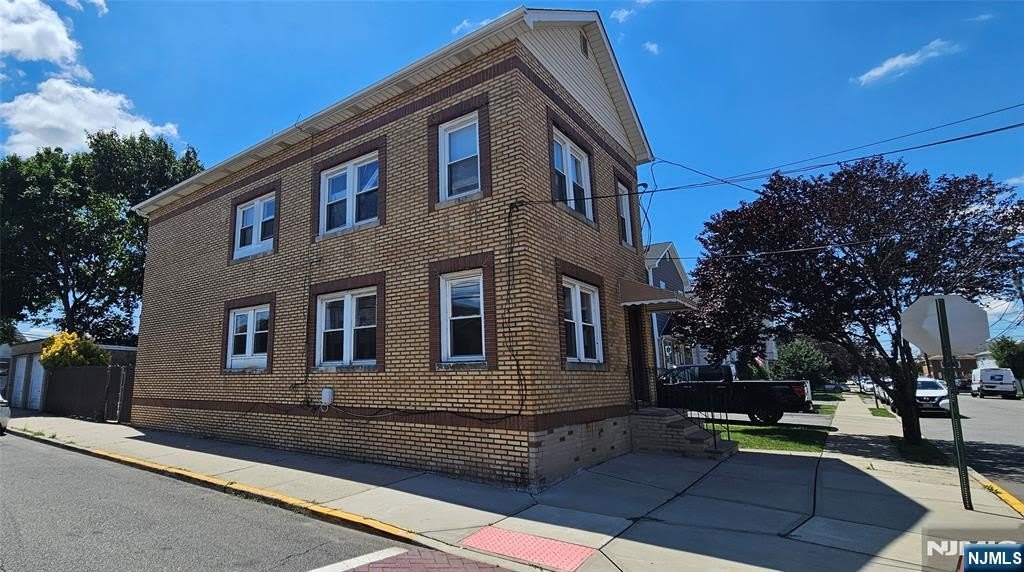 780 6Th Street – photo 4