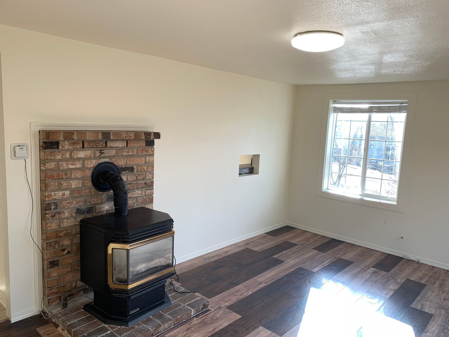 ~2 Bedroom House in Winston~ – photo 3