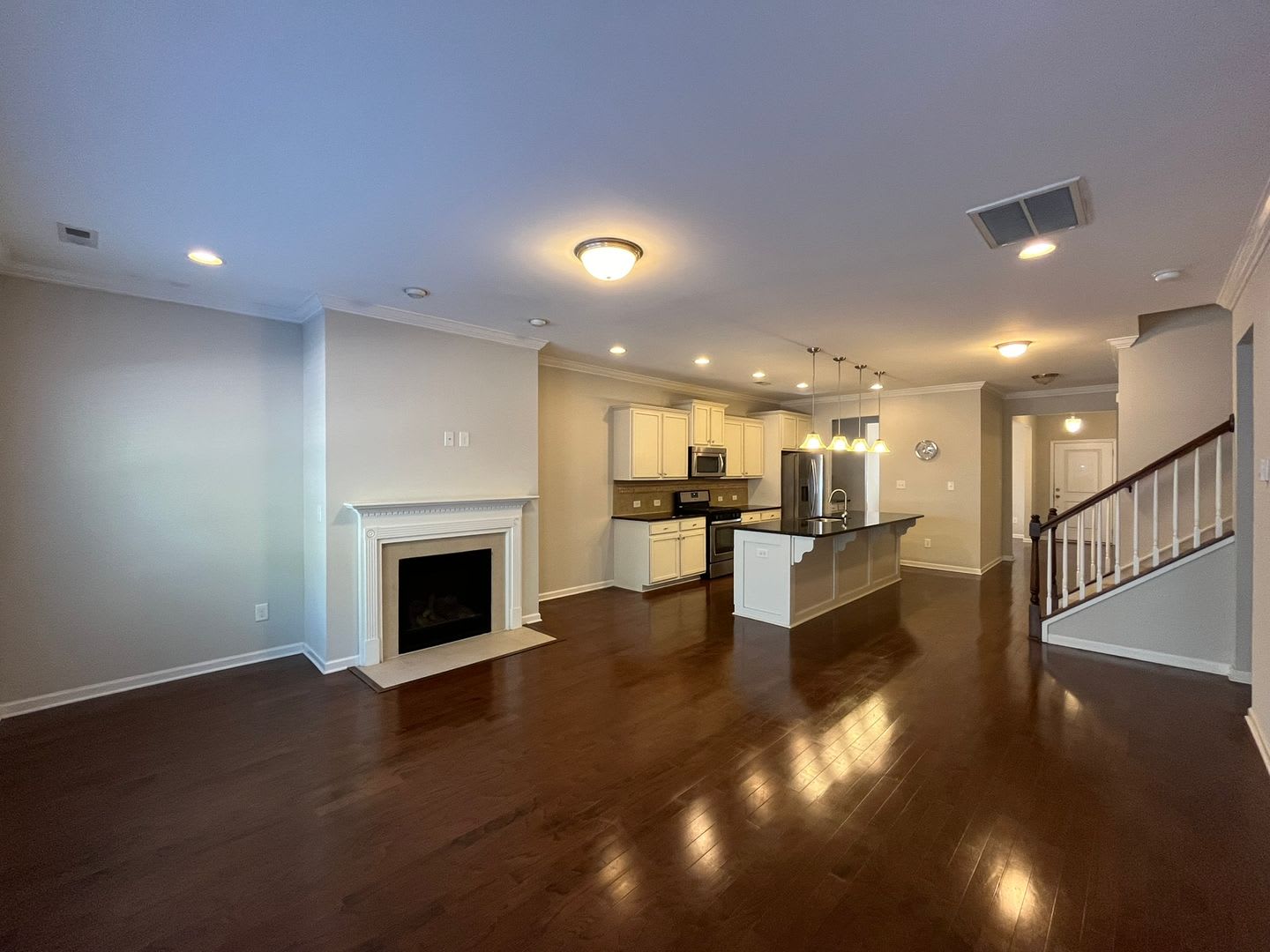 Spacious 3BD, 3.5Bath, 2700+ SF Townhome Minutes from RTP – photo 2