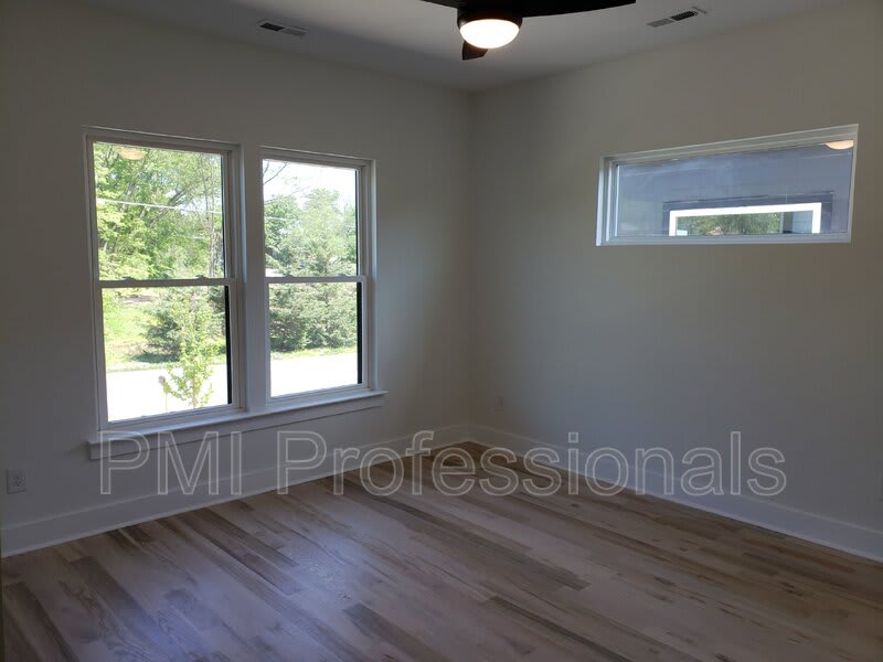 215 Eisenhower Drive – photo 5