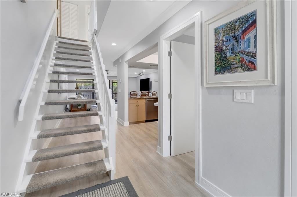 790 Meadowland Dr – photo 2