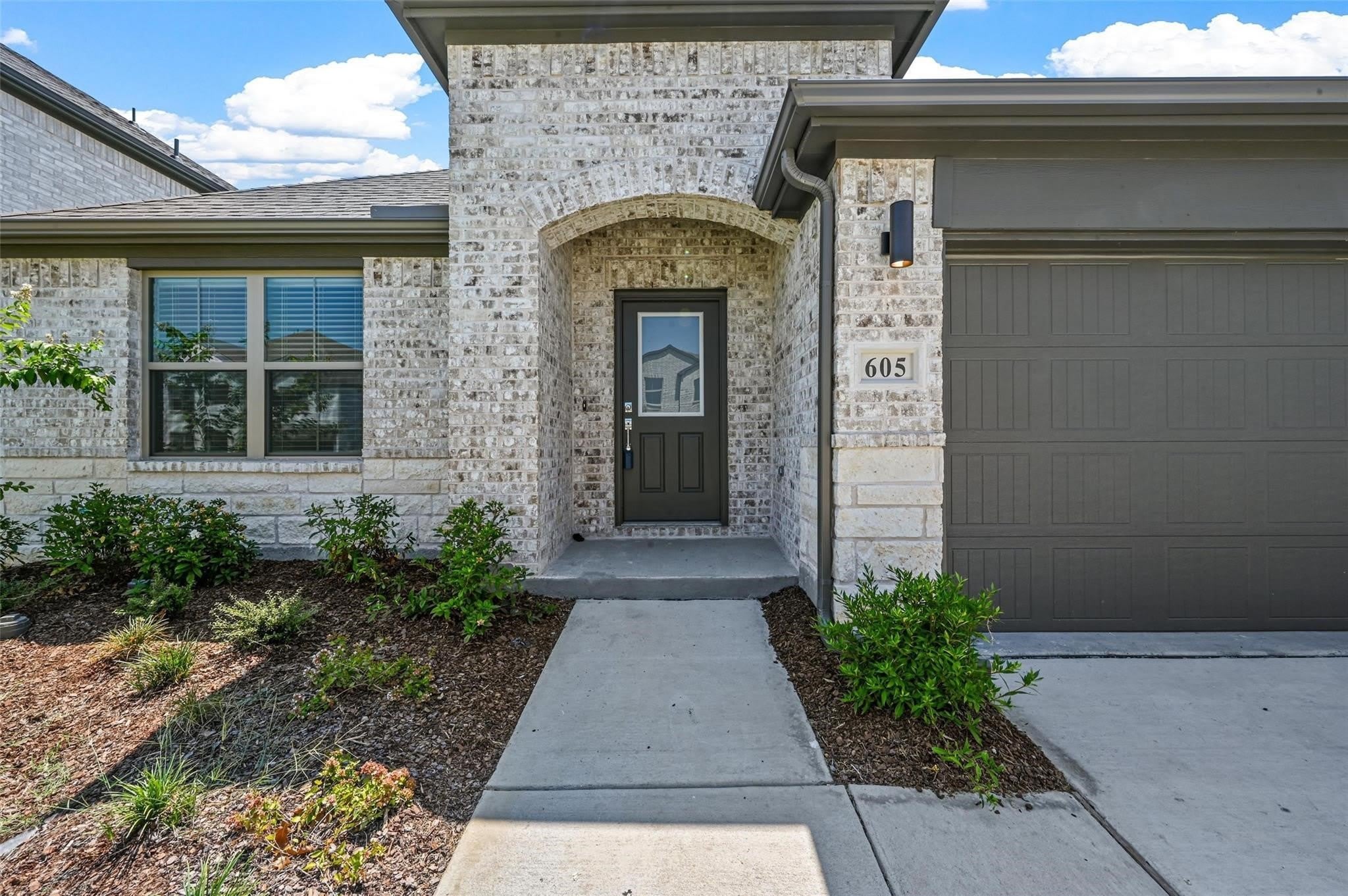 605 Wild Goose Lane – photo 2