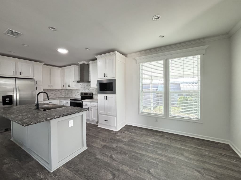 7423 43Rd Drive N – photo 2