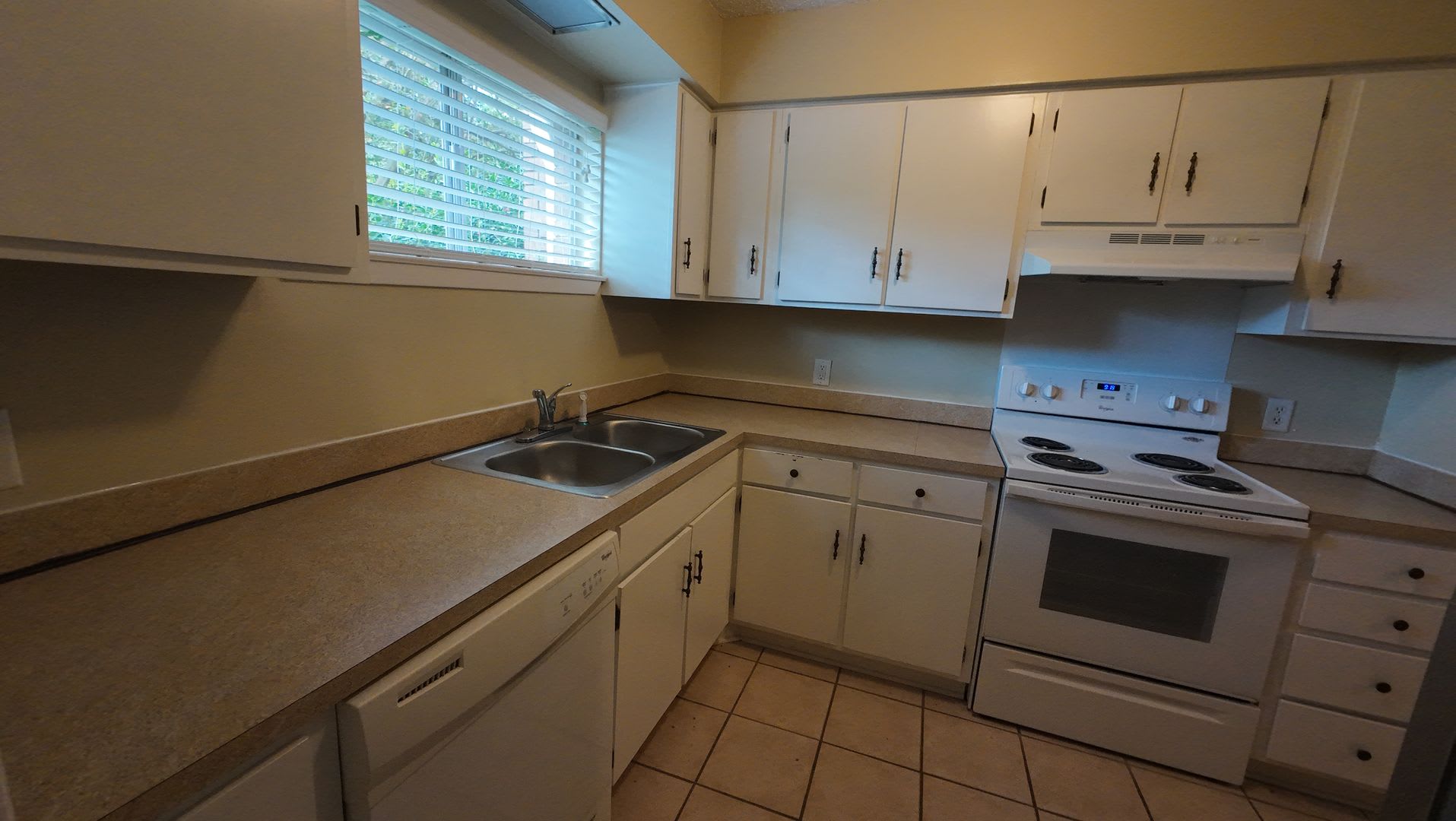 1/1.5 Townhome in Springhill Place – photo 3