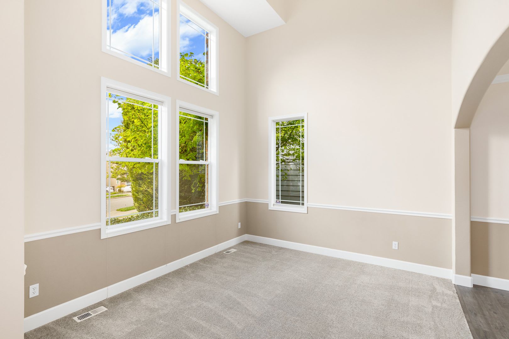 Bright & Spacious 4 Bedroom Lakemont Home – photo 4