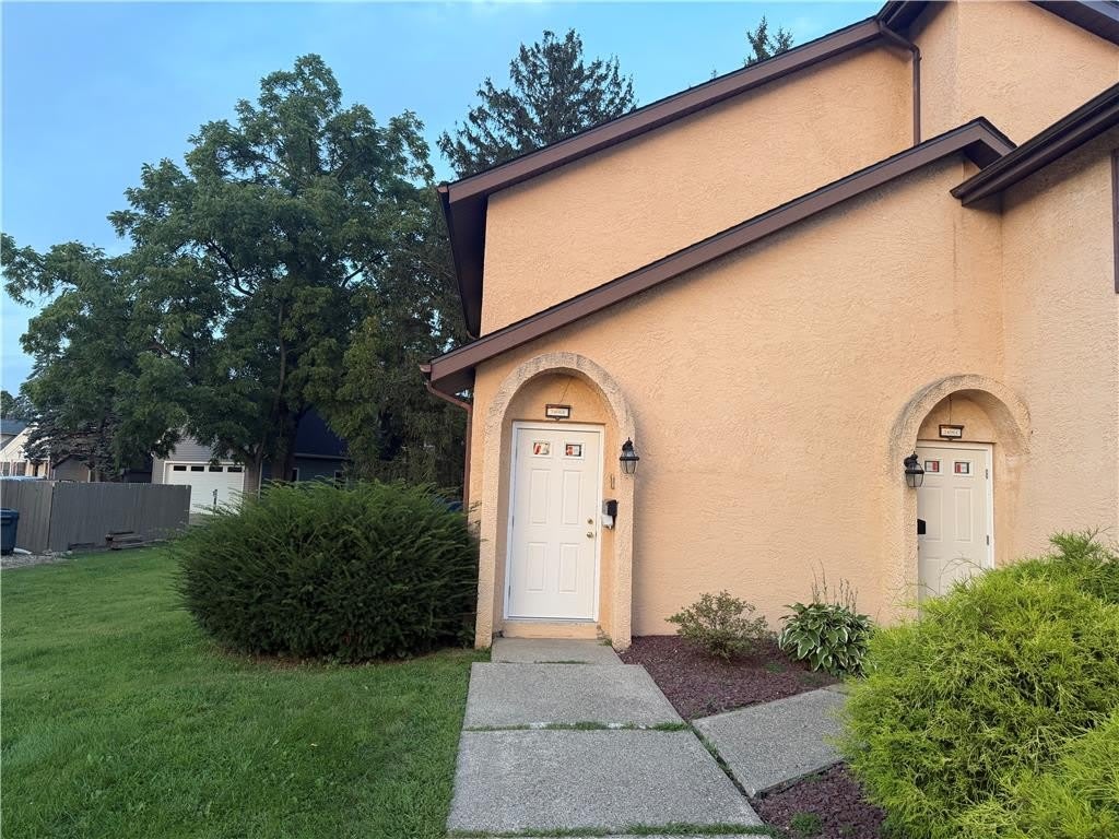 2406 Woodstock Dr – photo 1