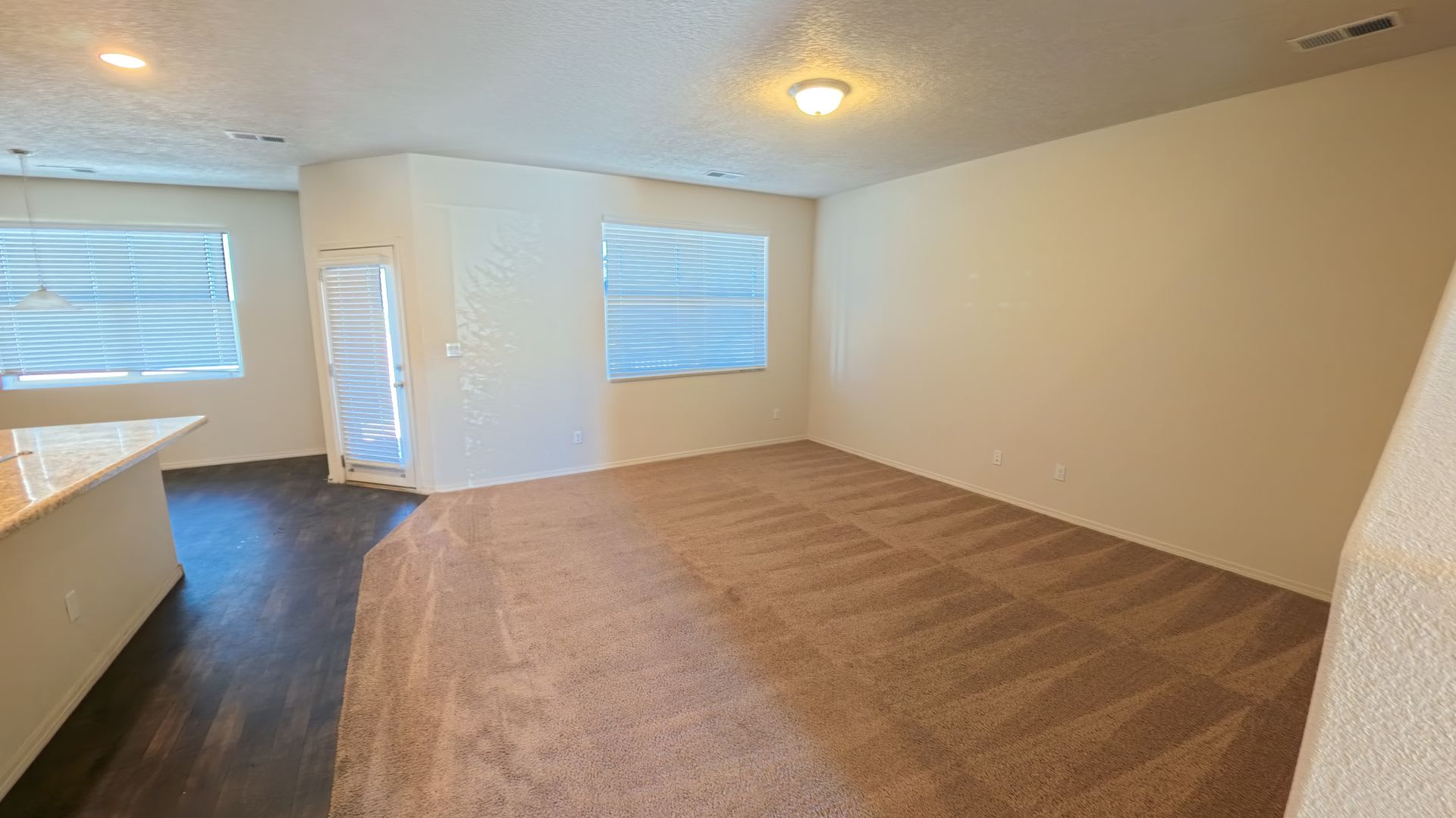 **Beautiful 3-Bedroom Home with Spacious Loft in Los Lunas, NM!** – photo 2