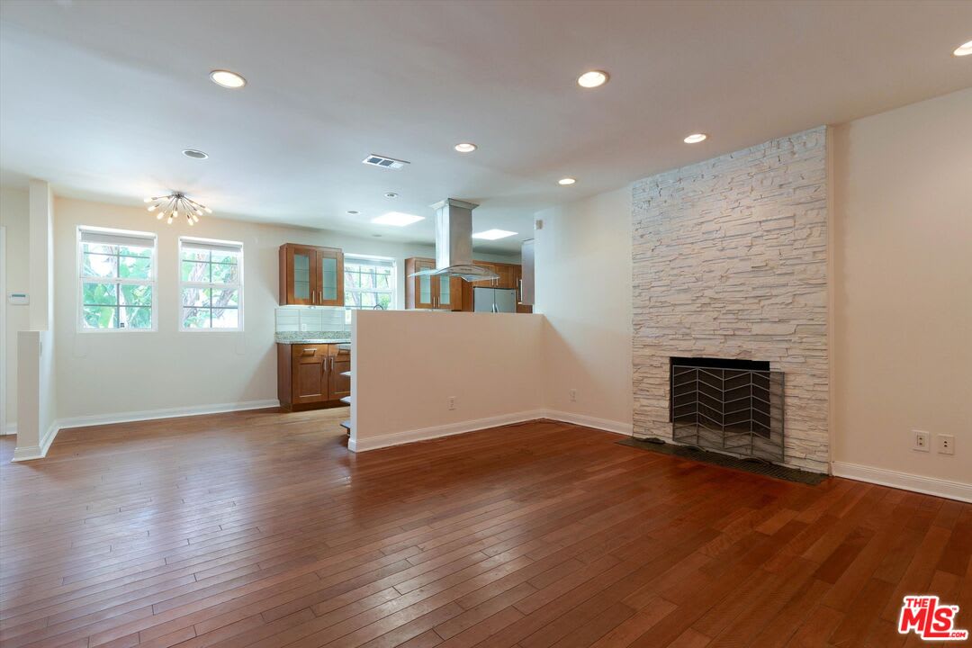 22750 Clarendon Street – photo 3