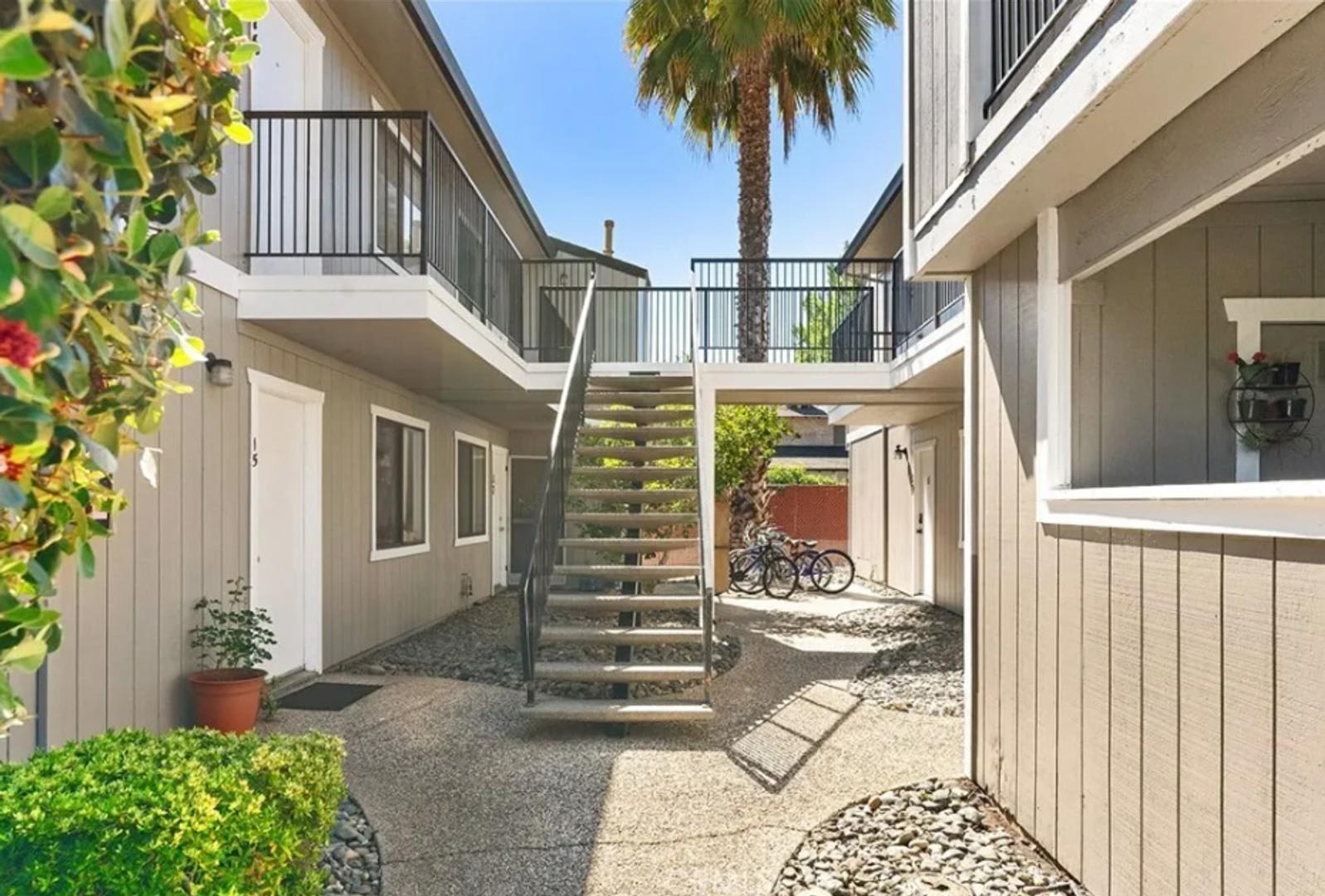 2 Beds 1 Bath – photo 2
