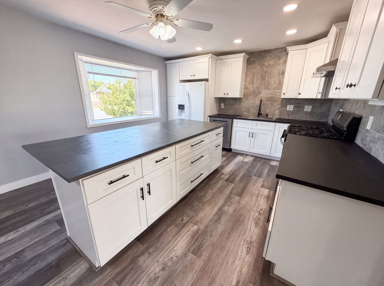 7328 E Lewis Ave – photo 4