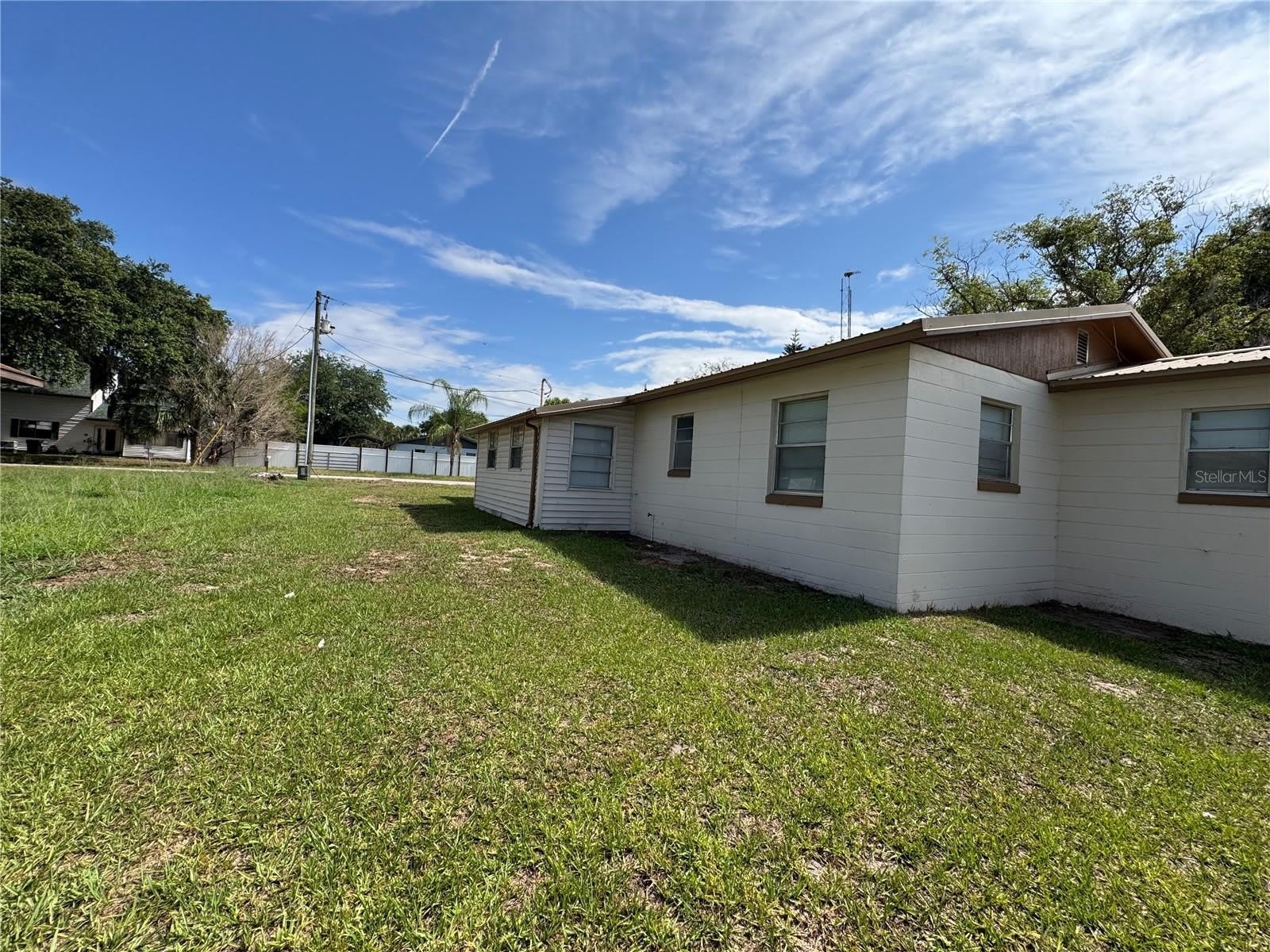 307 N LAKE REEDY Boulevard – photo 2