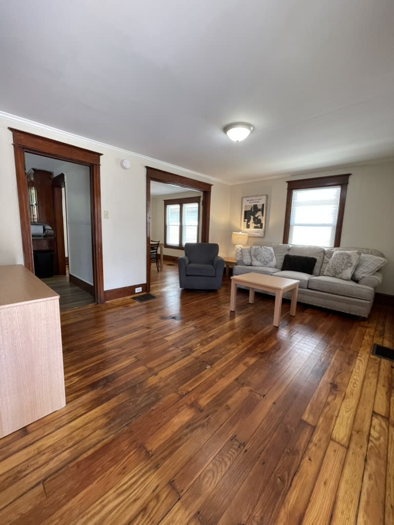 1204 Memorial Avenue – photo 5