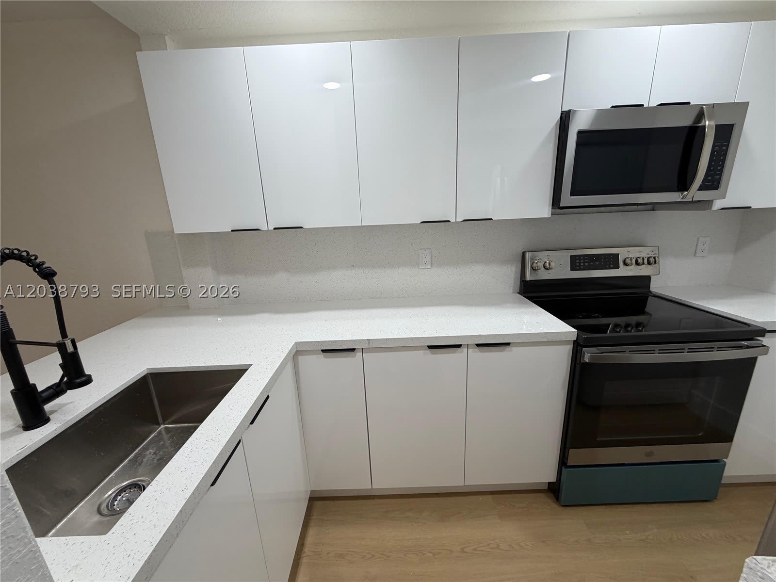3540 N University Dr – photo 3