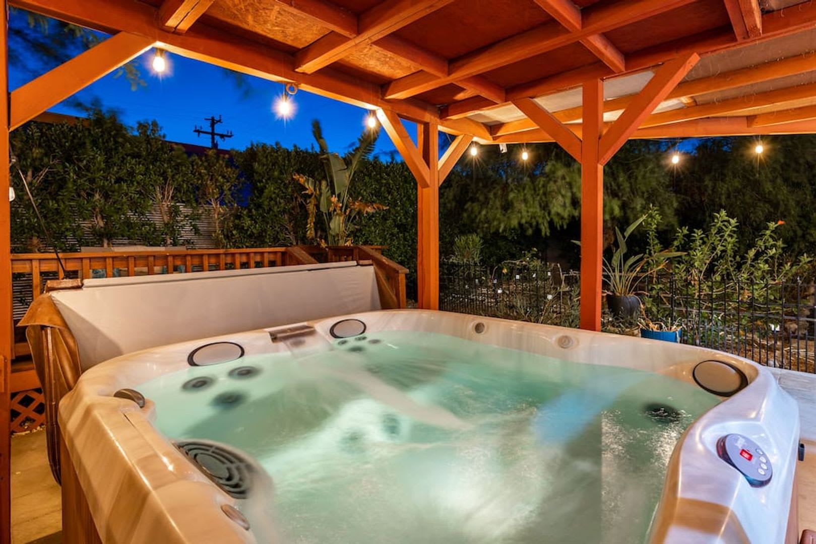 Beautiful fully furnished 3 bedroom home in Palm Springs (Monthly Only – photo 3