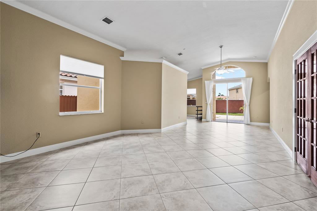 5101 Southwest 134th Avenue – photo 3