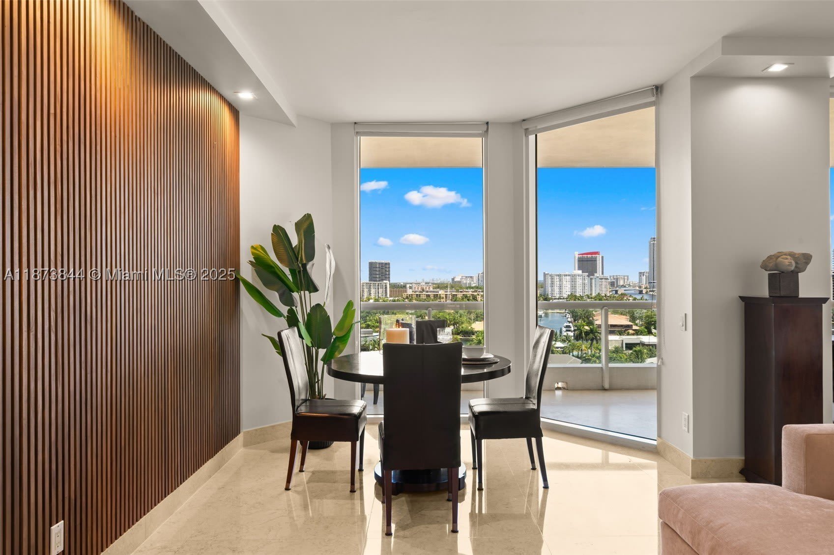 21200 Point Pl – photo 2