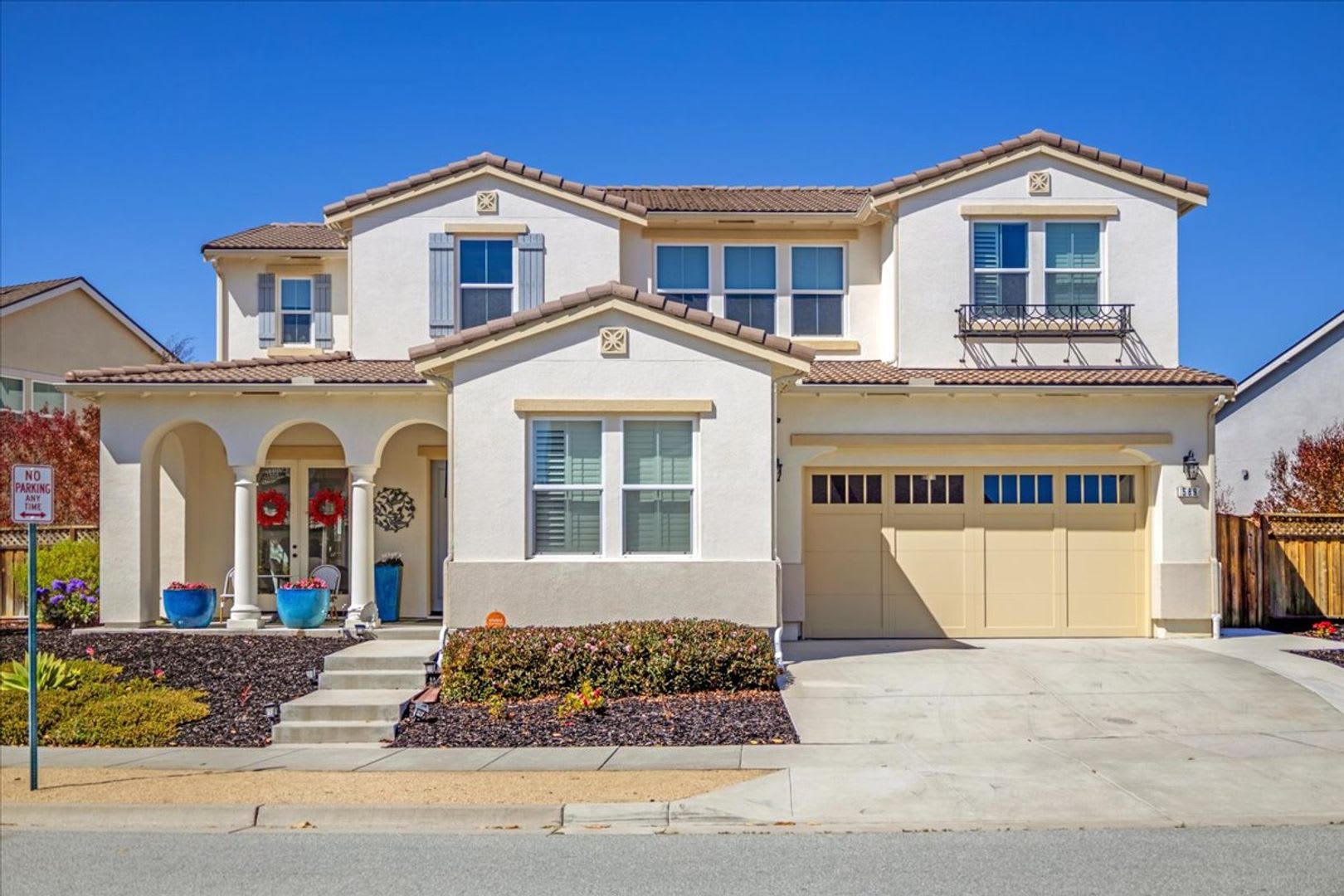 Spacious 4-Bedroom Marina Home with Loft & Large Backyard in Sea Haven, Marina – photo 4