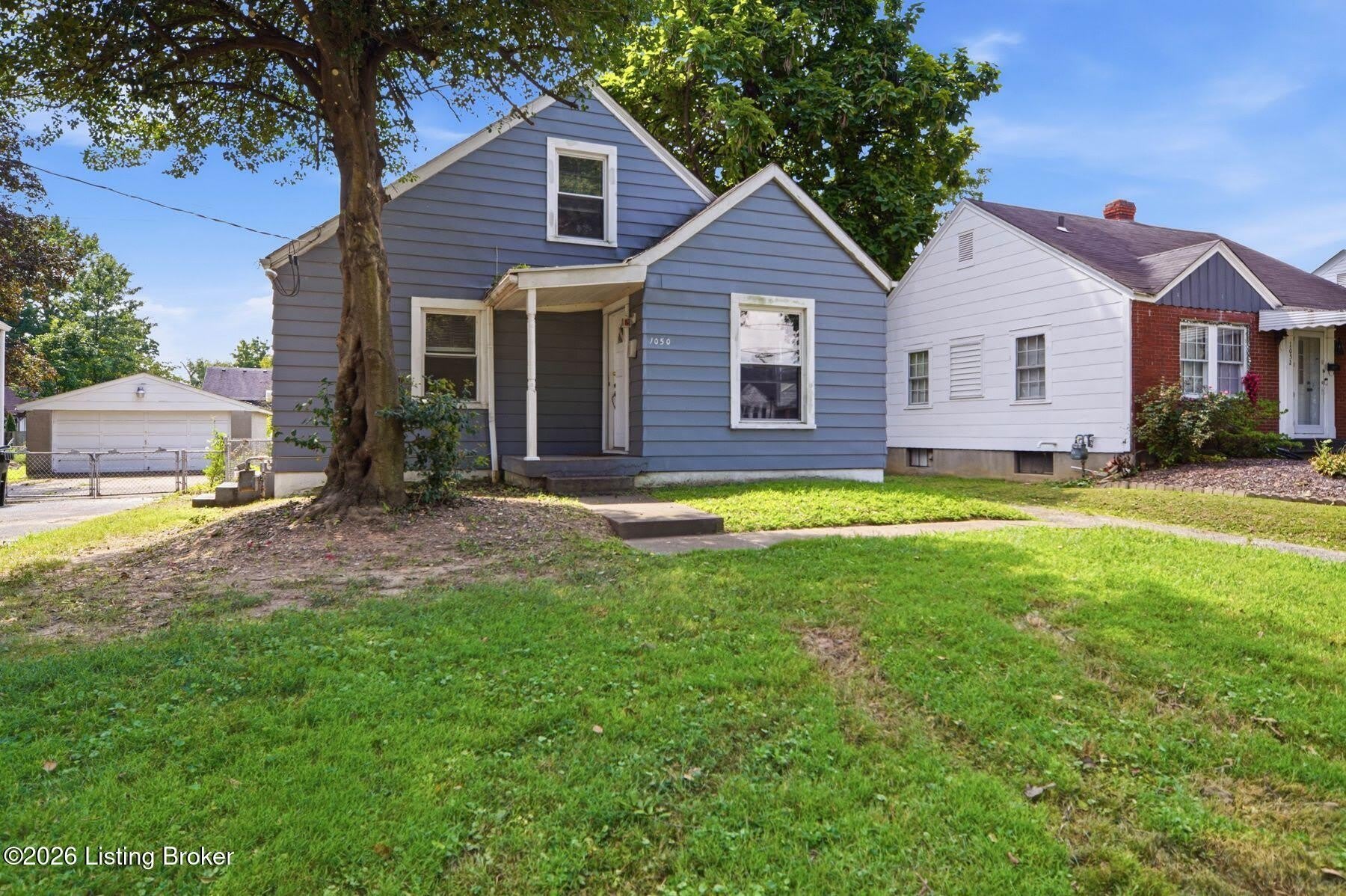1050 Oakwood Ave – photo 2