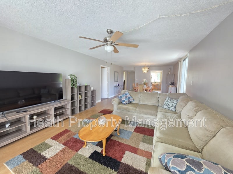 1012 Pearce Dr #304 – photo 5