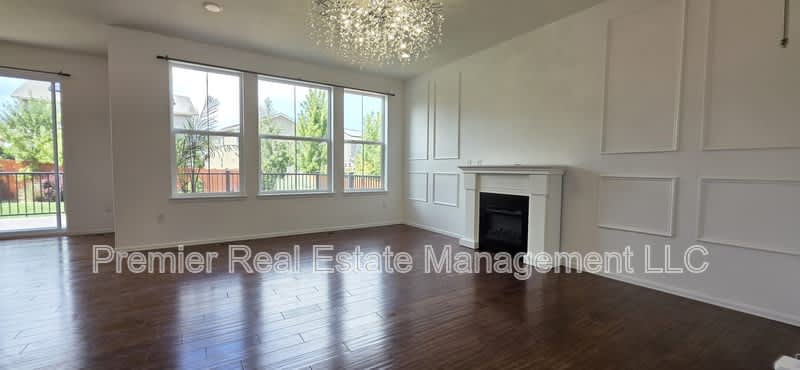 15139 Chicago St – photo 3
