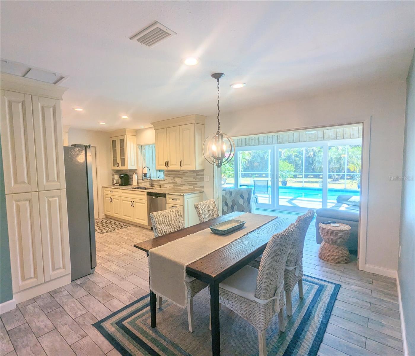 3070 Gulf Gate Drive – photo 2