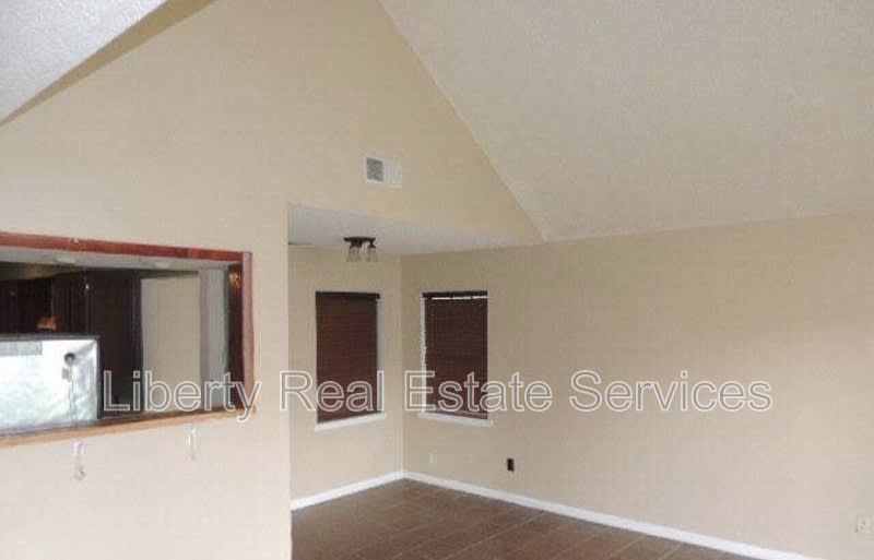 925 Granger Dr – photo 4