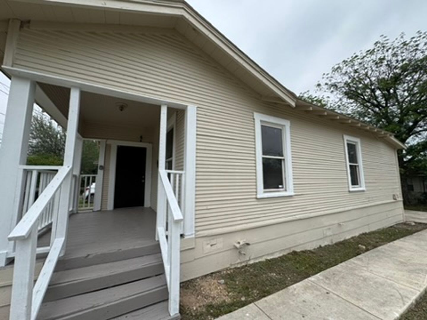 Cozy Corner Home in Denver Heights, Near I-10 – Move-In Ready with Spacious Yard and Storage Shed – photo 4