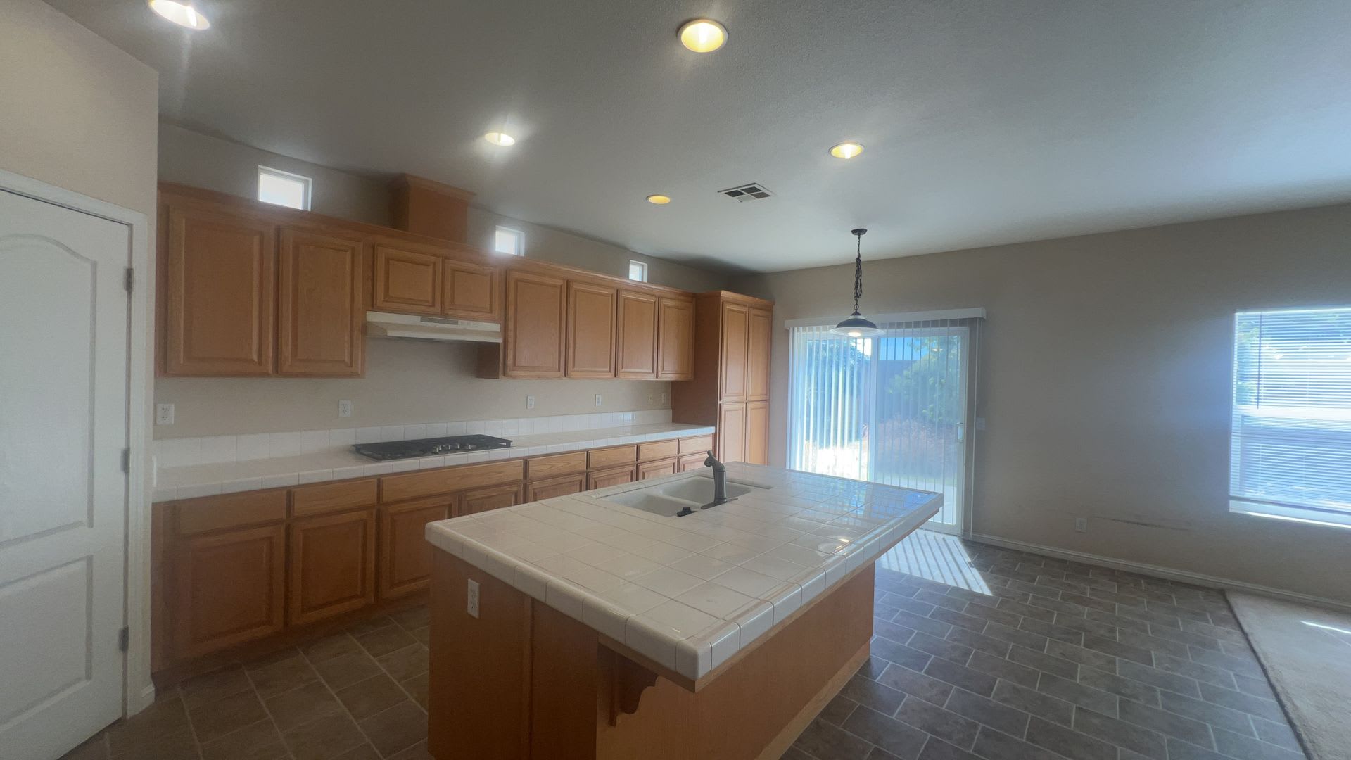 3519 Santiago Ct, Merced – photo 5